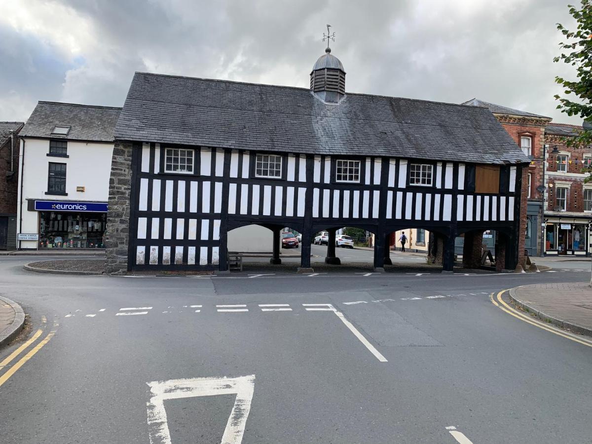 Llanidloes Townhouse-Pet-Friendly-Sleeps 6-Mid Wales 아파트 외부 사진