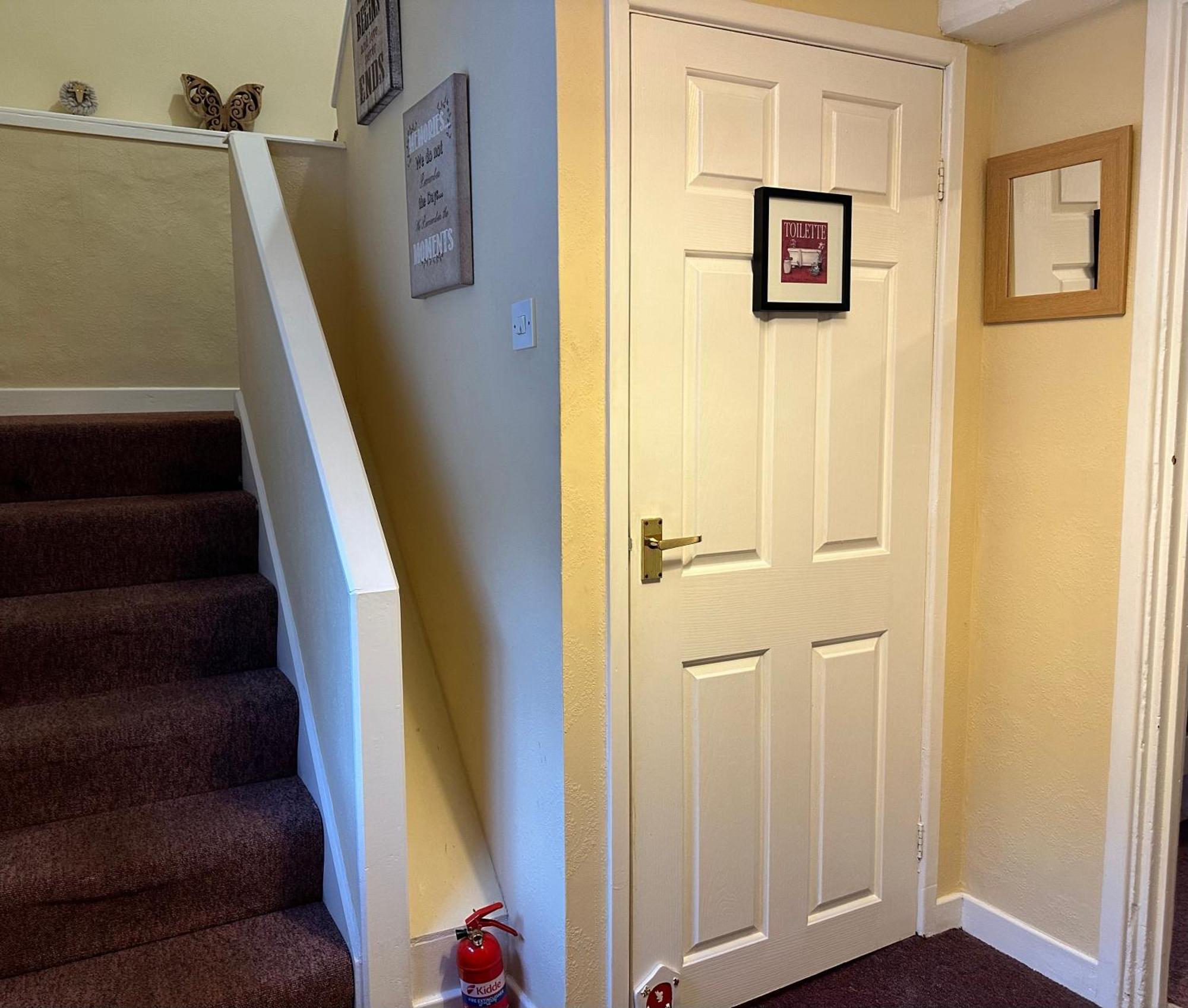 Llanidloes Townhouse-Pet-Friendly-Sleeps 6-Mid Wales 아파트 외부 사진