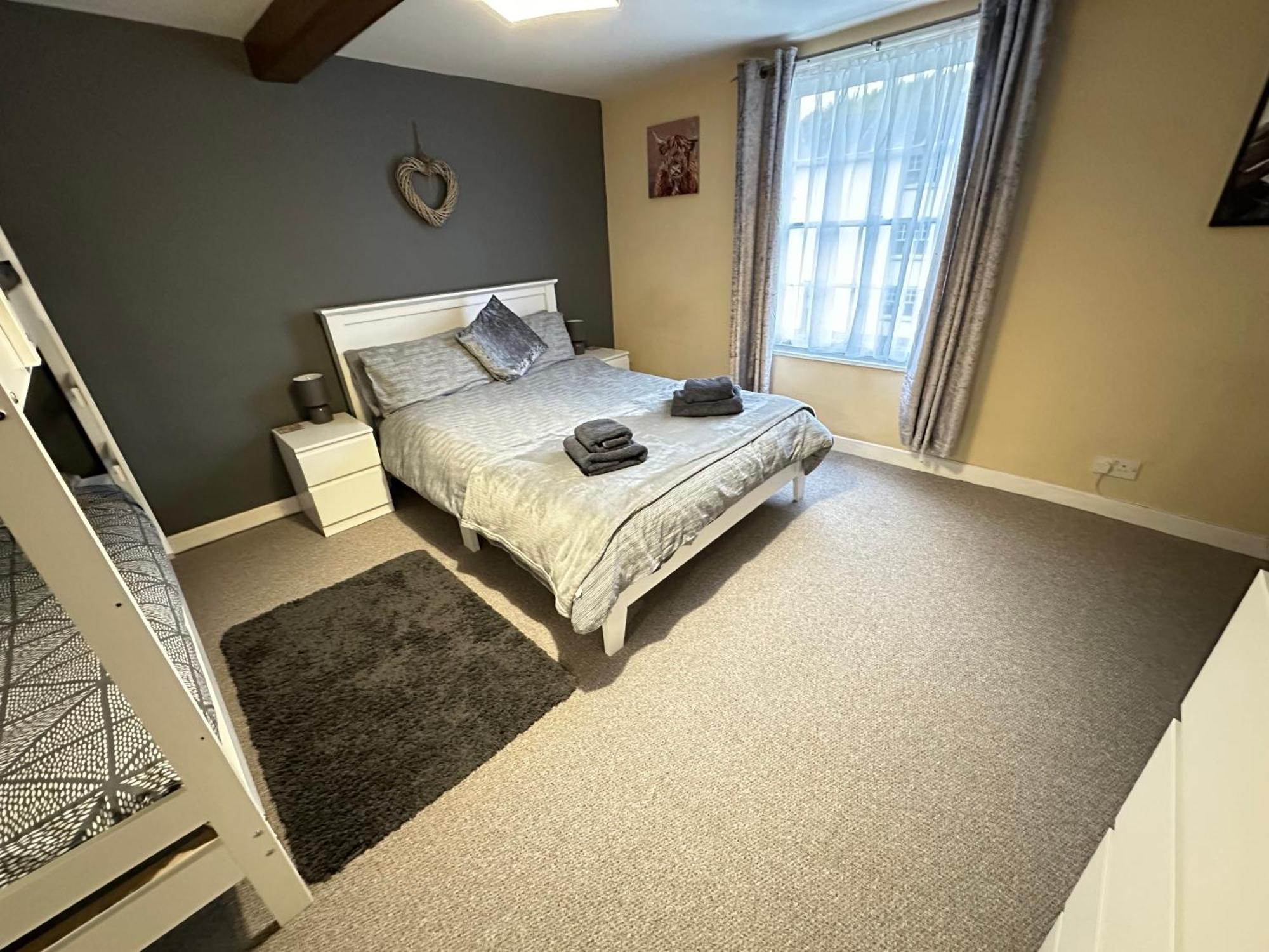 Llanidloes Townhouse-Pet-Friendly-Sleeps 6-Mid Wales 아파트 외부 사진